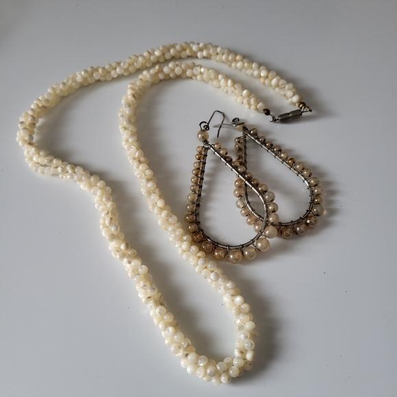 Vintage Mother of Pearl Twisted Necklace with Complimentary Contemporary Earring - Picture 6 of 16